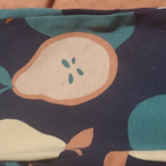 💚 Carter's | Toddler Girl Onesie Shirt and Leggings Outfit | 24M | Pears - Picture 6 of 6